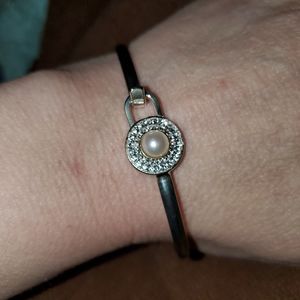 Vantel Pearls exclusive hostess bracelet